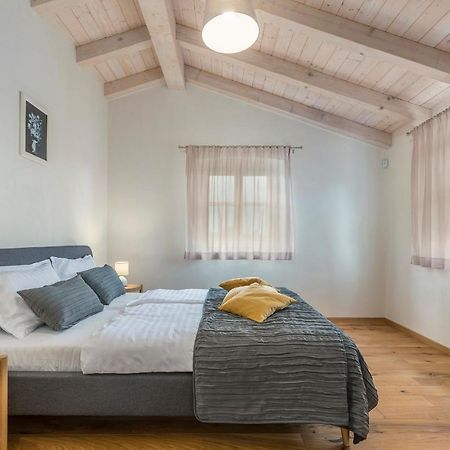 Villa-Osmium Smoljanci Bagian luar foto