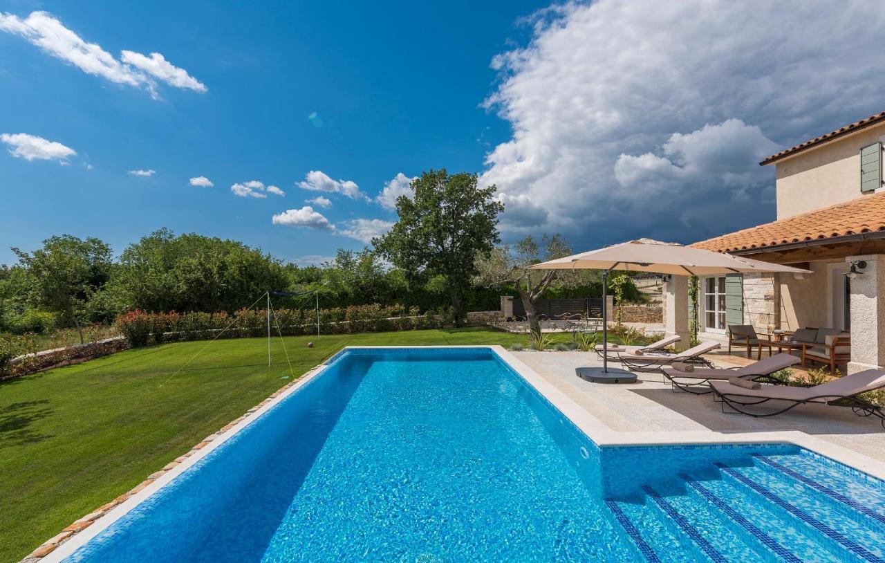 Villa-Osmium Smoljanci Bagian luar foto