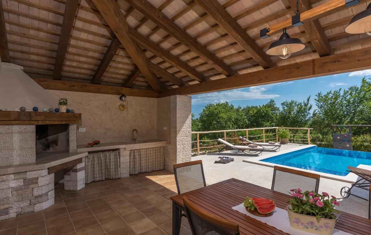 Villa-Osmium Smoljanci Bagian luar foto