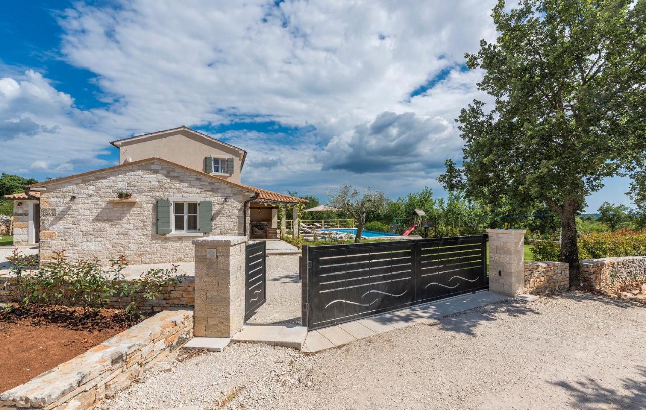 Villa-Osmium Smoljanci Bagian luar foto