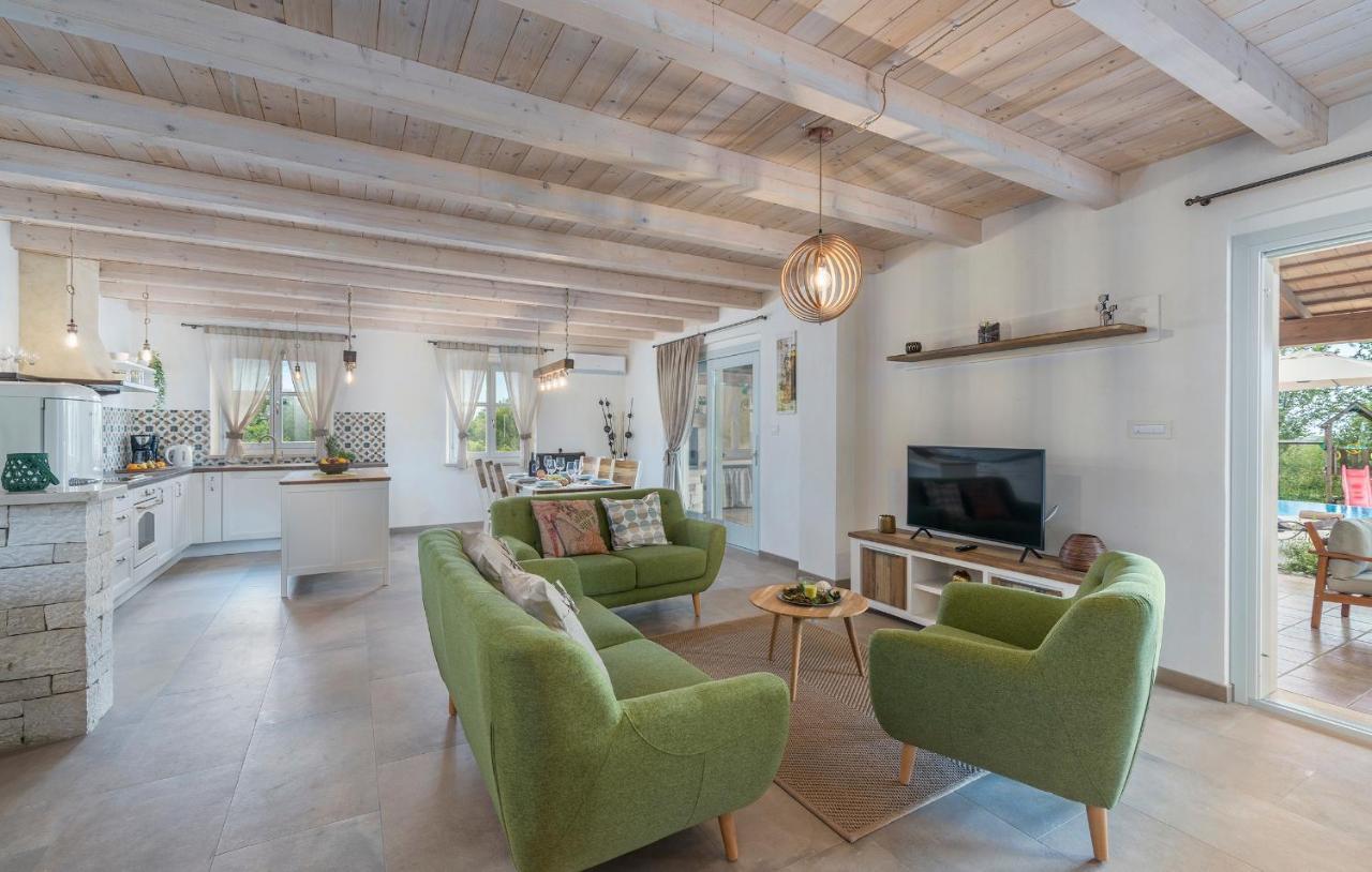 Villa-Osmium Smoljanci Bagian luar foto
