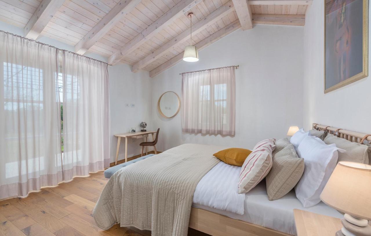 Villa-Osmium Smoljanci Bagian luar foto