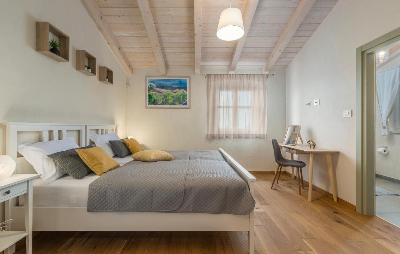 Villa-Osmium Smoljanci Bagian luar foto