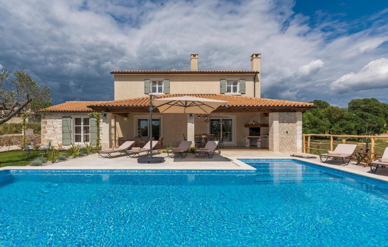Villa-Osmium Smoljanci Bagian luar foto