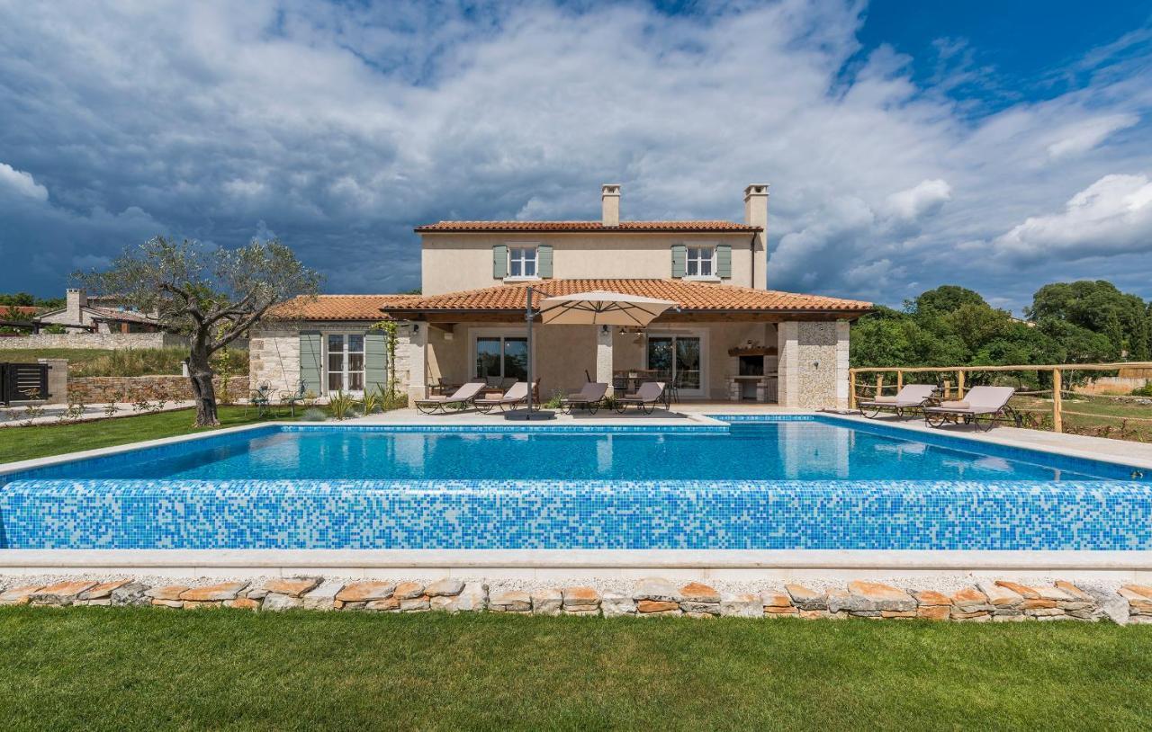 Villa-Osmium Smoljanci Bagian luar foto