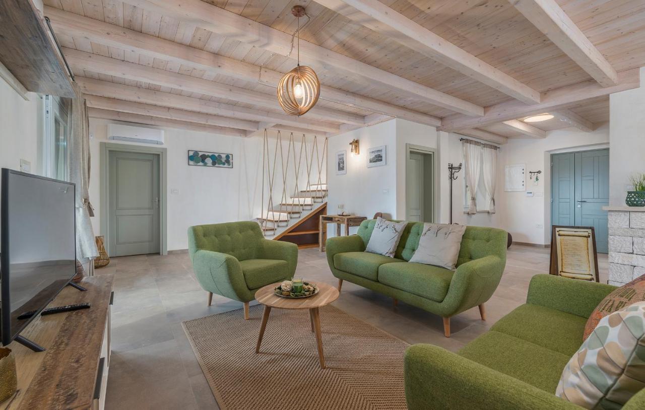 Villa-Osmium Smoljanci Bagian luar foto