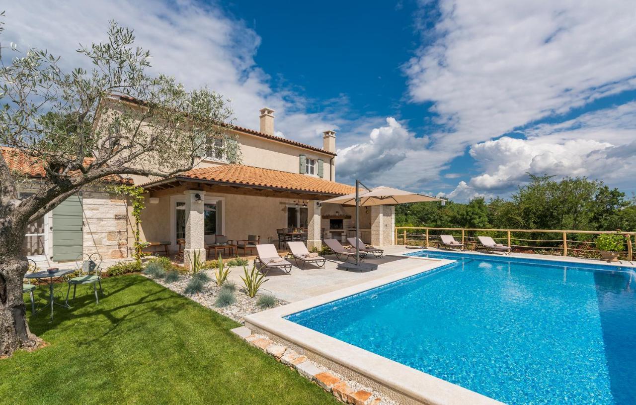 Villa-Osmium Smoljanci Bagian luar foto