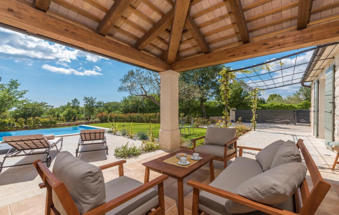 Villa-Osmium Smoljanci Bagian luar foto