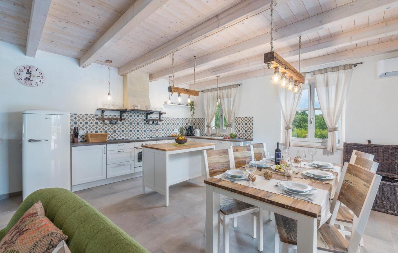 Villa-Osmium Smoljanci Bagian luar foto