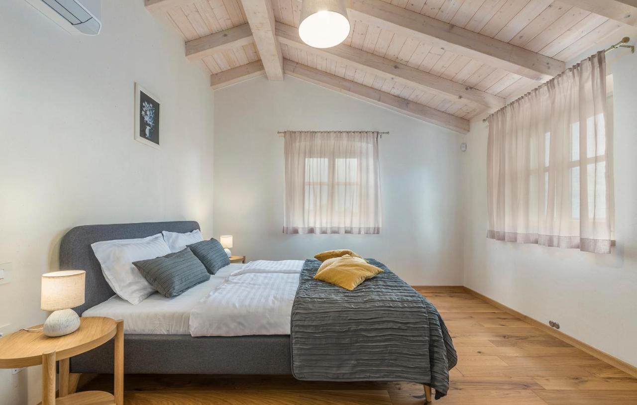 Villa-Osmium Smoljanci Bagian luar foto